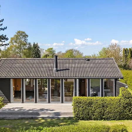 3 Bedroom Beautiful In * Hesselager